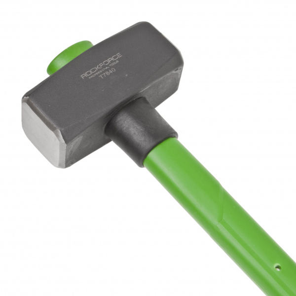 Кувалда RF-T7840: с фибергласовой рукояткой 4000гр. ROCKFORCE /1/4 Кувалда RF-T7840: с фибергласовой рукояткой 4000гр. ROCKFORCE /1/4