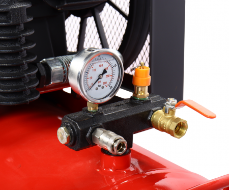 GTE Компрессор пневматический 380В 7.5кВт 16атм 700л/мин. ресивер-300л поршневой ременный GTE