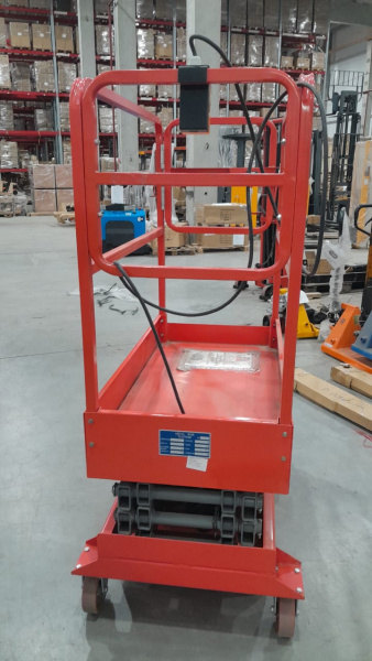 Подъемник ножничный передвижной аккумуляторный 240 кг, 3/5 м, 12/100 В/Ач TOR GTJY DC