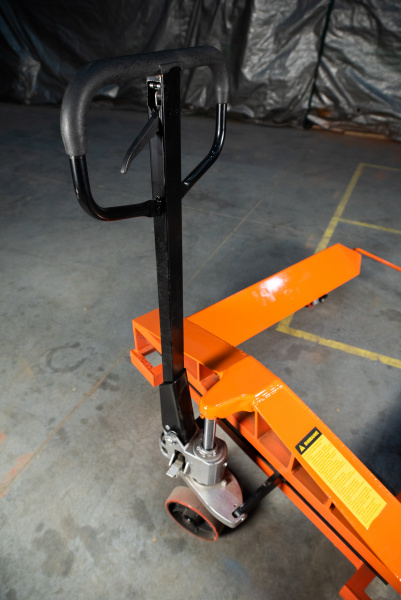 Тележка гидравлическая для рулонов 2500 кг 1150х1150 мм полиуретановые колеса TOR ZT Тележка гидравлическая для рулонов 2500 кг 1150х1150 мм полиуретановые колеса TOR ZT