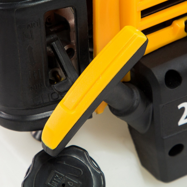 Триммер бензиновый DT 25, 25 см3, 1.3 л. с, неразъемная штанга, состоит из 2 частей Denzel 