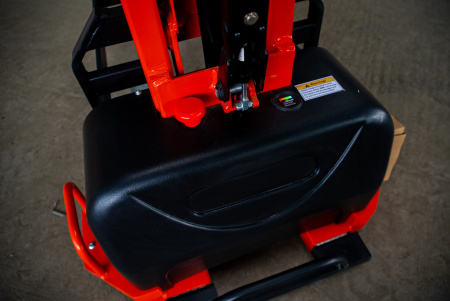 Штабелер самоподъемный 0,5 т 1,5 м TOR CDD05Z с электроподъемом