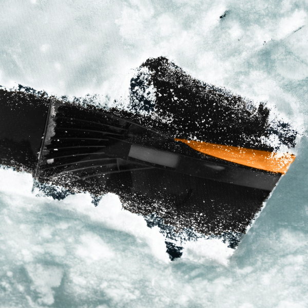 Щетка-сметка для снега со скребком, 530 мм Sparta Россия