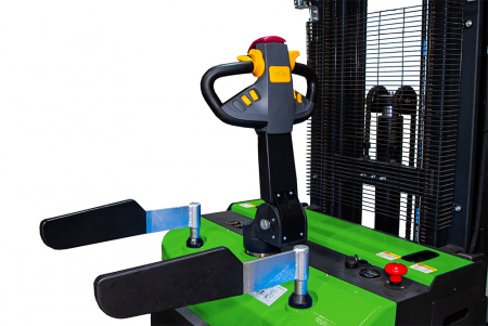 Штабелер самоходный 2,0 т 4,5 м TOR ES20T4 Li-ion 24/200 В/Ач ЭУР, Curtis, H-мачта (с платформой) Штабелер самоходный 2,0 т 4,5 м TOR ES20T4 Li-ion 24/200 В/Ач ЭУР, Curtis, H-мачта (с платформой)