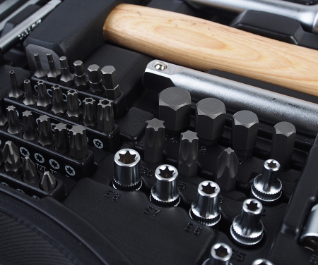 JTC Набор инструментов 156 предметов слесарно-монтажный 1/4",1/2" 6-ти гранных в кейсе JTC JTC Набор инструментов 156 предметов слесарно-монтажный 1/4",1/2" 6-ти гранных в кейсе JTC