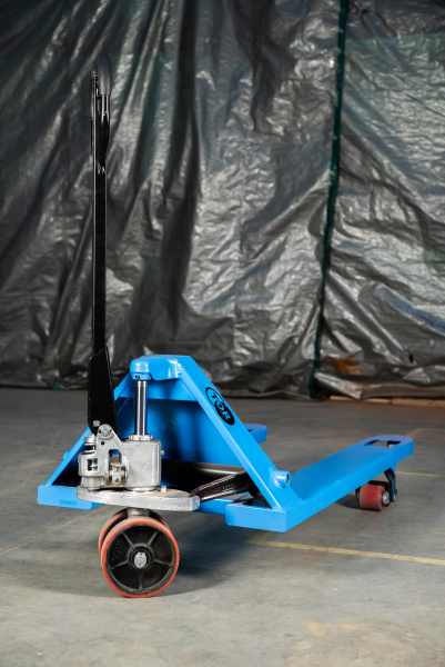 Тележка гидравлическая широковильная 2500 кг 1220х685 мм полиуретановые колеса TOR RHP Тележка гидравлическая широковильная 2500 кг 1220х685 мм полиуретановые колеса TOR RHP