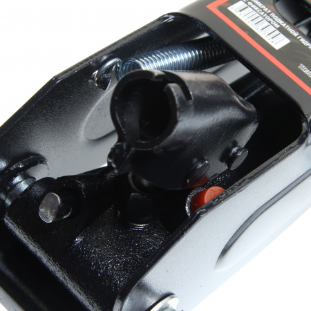 Домкрат гидравлический RF-TR30002 подкатной 3т с фиксацией+резиновая накладка (h min 135мм h max 385мм), в кейсе ROCKFORCE /1