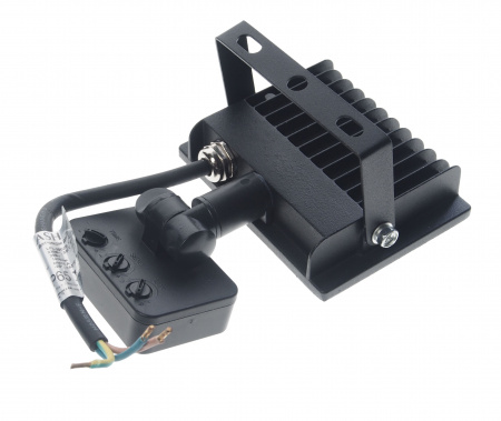 Прожектор UF-FL2002 LED SMD BLACK 20W 6500K 120х115мм с датчиком движения 220V ULTRA FLASH /1/40