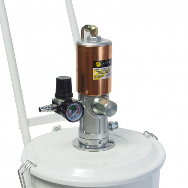 Нагнетатель смазки ER-44002 пневматический (раб.давл.:5.4 бар;подача:5 гр/сек.;тип смазки:#0-#3, с емкостью на 20л) ЭВРИКА /1