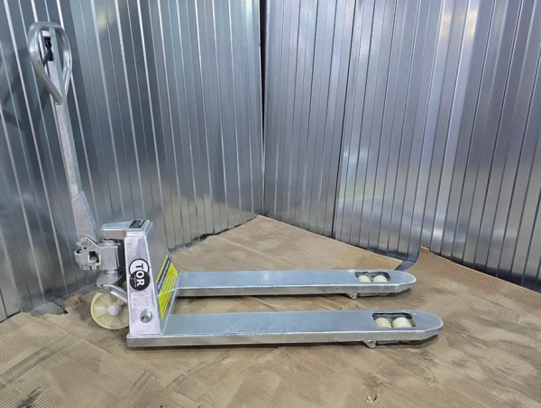 Тележка гидравлическая оцинкованная 2500 кг 1150 мм нейлоновые колеса TOR WH-25G Тележка гидравлическая оцинкованная 2500 кг 1150 мм нейлоновые колеса TOR WH-25G