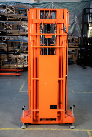 Сборщик заказов с электроподъемом 200 кг 3,5 м TOR GOPY3.503 Сборщик заказов с электроподъемом 200 кг 3,5 м TOR GOPY3.503