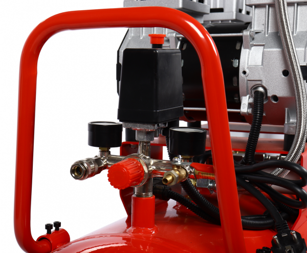 GTE Компрессор пневматический 220В 3.0кВт 8атм. 280л/мин. ресивер-109л поршневой безмасляный GTE