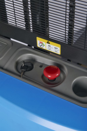 Штабелер самоходный 1,5 т 3,0 м TOR WS15H-3000SC PRO 24/85 В/Ач контр. скорости подъема Штабелер самоходный 1,5 т 3,0 м TOR WS15H-3000SC PRO 24/85 В/Ач контр. скорости подъема