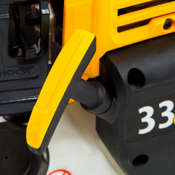 Триммер бензиновый DT 33, 33 см3, 1.8 л. с, неразъемная штанга, состоит из 2 частей Denzel 