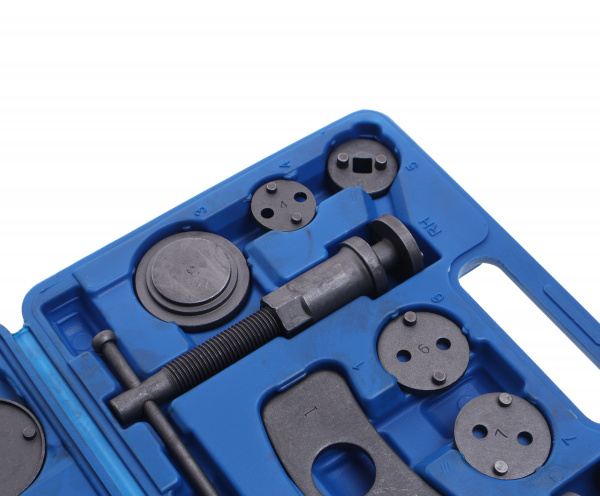 Набор для обслуживания тормозных цилиндров RF-65805 (Euro) 18пр. (право/левосторнний привод) в кейсе ROCKFORCE /1/10 Набор для обслуживания тормозных цилиндров RF-65805 (Euro) 18пр. (право/левосторнний привод) в кейсе ROCKFORCE /1/10