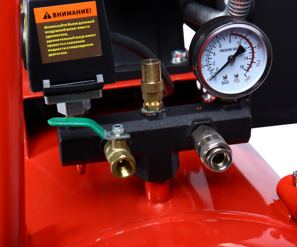 GTE Компрессор пневматический 220В 3.0кВт 8атм. 400л/мин. ресивер-200л поршневой ременной GTE