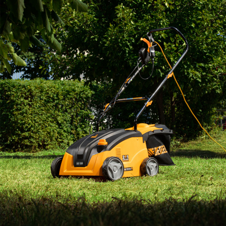 Скарификатор-аэратор  электрический SAE-1500, 1500 Вт, -11/+5 мм, 32 cм Denzel