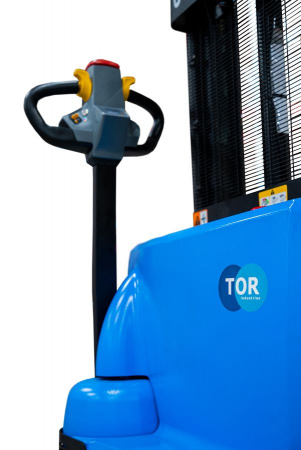 Штабелер самоходный 1,5 т 2,5 м TOR WS15H-2500SC PRO Li-ion 24/60 В/Ач контр. скорости подъема Штабелер самоходный 1,5 т 2,5 м TOR WS15H-2500SC PRO Li-ion 24/60 В/Ач контр. скорости подъема