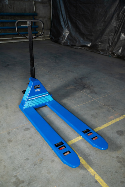 Тележка гидравлическая низкопрофильная 65 мм  3000 кг 1150 мм полиуретановые колеса TOR RHP Тележка гидравлическая низкопрофильная 65 мм  3000 кг 1150 мм полиуретановые колеса TOR RHP