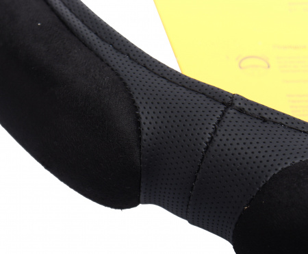 Оплетка руля CP-5026 BLACK (M) "CAR PERFORMANCE" алькантара AUTOPROFI 1/20