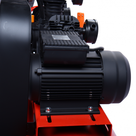 GTE Компрессор пневматический 220В 3.0кВт 8атм. 400л/мин. ресивер-200л поршневой ременной GTE