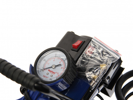 Компрессор M-88012 поршневой 150PSI (35л/мин, 14А) с фонарем, в кейсе 12V MEGAPOWER /1/8