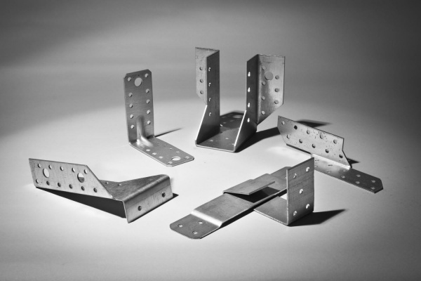 ЗУБР УКУ-2.0, 90 x 105 x 105 x 2 мм, цинк, усиленный крепежный уголок (310116-90-105)