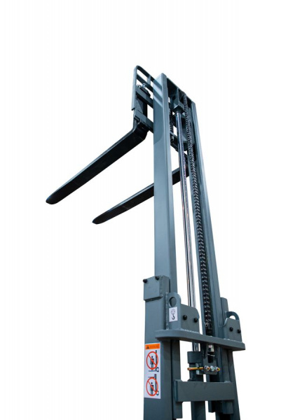 Штабелер самоходный 1,0 т 3,0 м XILIN CPD10W с наклоном мачты и противовесом 24/105 В/Ач