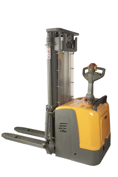 Штабелер самоходный 2,0 т 4,5 м XILIN CDDK20 24/300 В/Ач ЭУР, выдв. опоры (с платформой) Штабелер самоходный 2,0 т 4,5 м XILIN CDDK20 24/300 В/Ач ЭУР, выдв. опоры (с платформой)