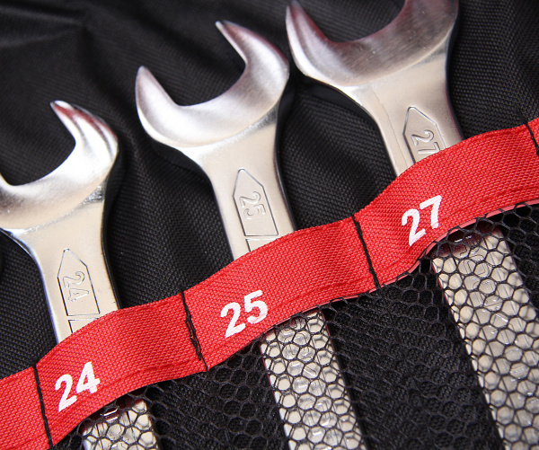 Набор ключей комбинированных RF-5261P36: 26пр., (6-25, 27, 28, 30, 32, 36мм) на полотне (ст арт RF-5261P) ROCKFORCE /1/4 Набор ключей комбинированных RF-5261P36: 26пр., (6-25, 27, 28, 30, 32, 36мм) на полотне (ст арт RF-5261P) ROCKFORCE /1/4