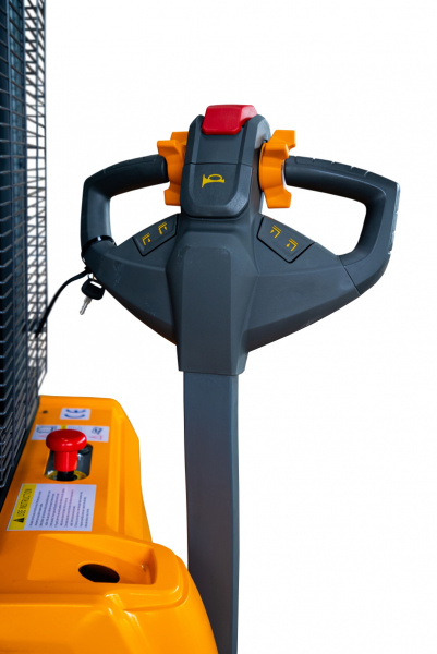 Штабелер самоходный 1,2 т 3,5 м XILIN CDD12R-EN 24/105 В/Ач с раздвижными вилами Штабелер самоходный 1,2 т 3,5 м XILIN CDD12R-EN 24/105 В/Ач с раздвижными вилами