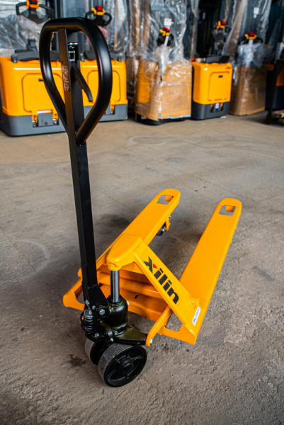 Тележка гидравлическая 2500 кг 1150 мм резиновые колеса XILIN DF-III Тележка гидравлическая 2500 кг 1150 мм резиновые колеса XILIN DF-III