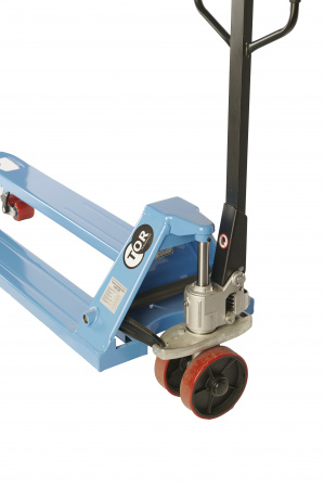 Тележка гидравлическая 2500 кг 1500 мм полиуретановые колеса TOR RHP(BF) PRO Тележка гидравлическая 2500 кг 1500 мм полиуретановые колеса TOR RHP(BF) PRO