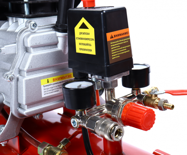 GTE Компрессор пневматический 220В 2.2кВт 8атм. 200л/мин. ресивер-50л поршневой с прямым приводом GTE