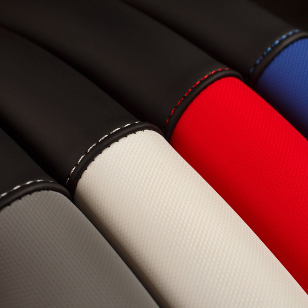 Оплетка руля AP-2022 BLACK/RED (M) софттач + синтетический нубук, AUTOPROFI 1/20