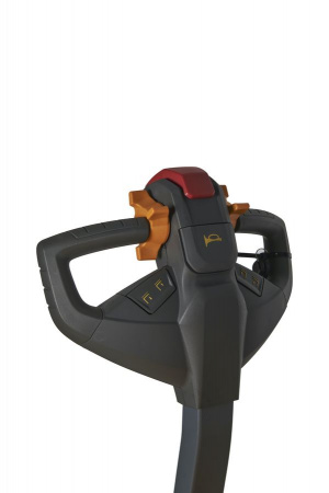 Штабелер самоходный 1,5 т 5,6 м XILIN CDDR15-III 24/200 В/Ач (сопровождаемый)